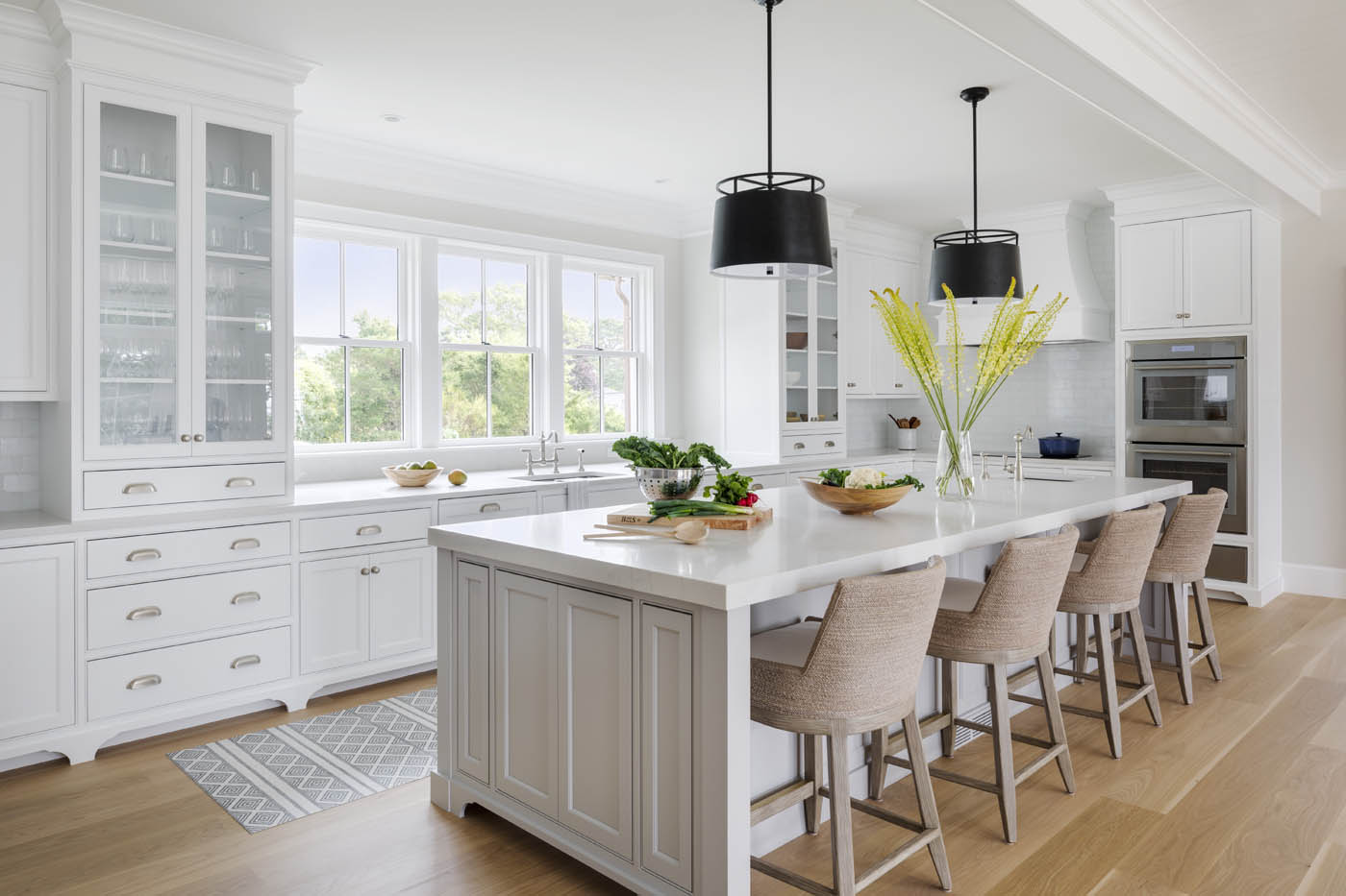 Archwright-LDa Edgehill Cape Cod Kitchen. Photo: Greg Premru