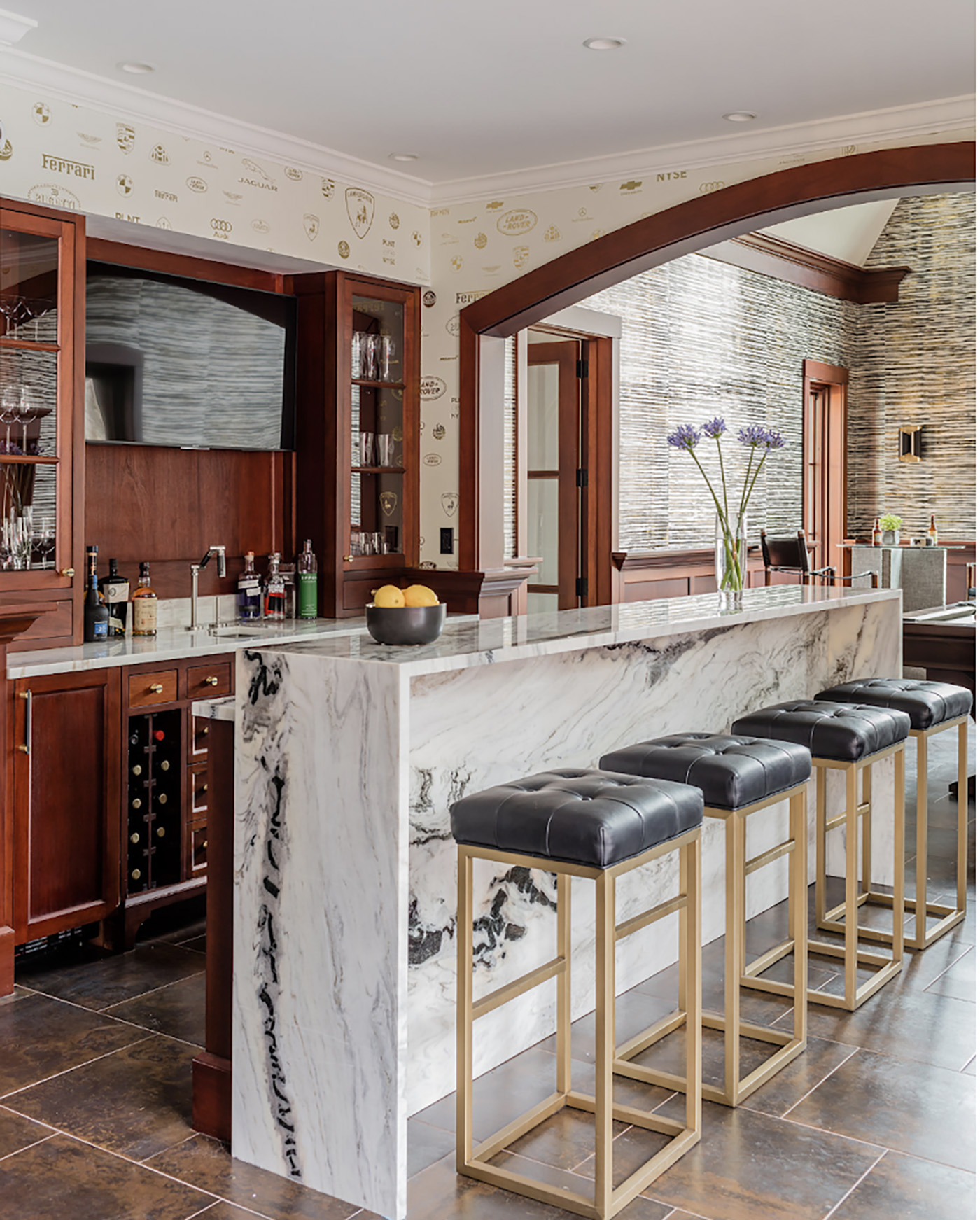 Betsy Bassett Interiors; Michael J. Lee Photography