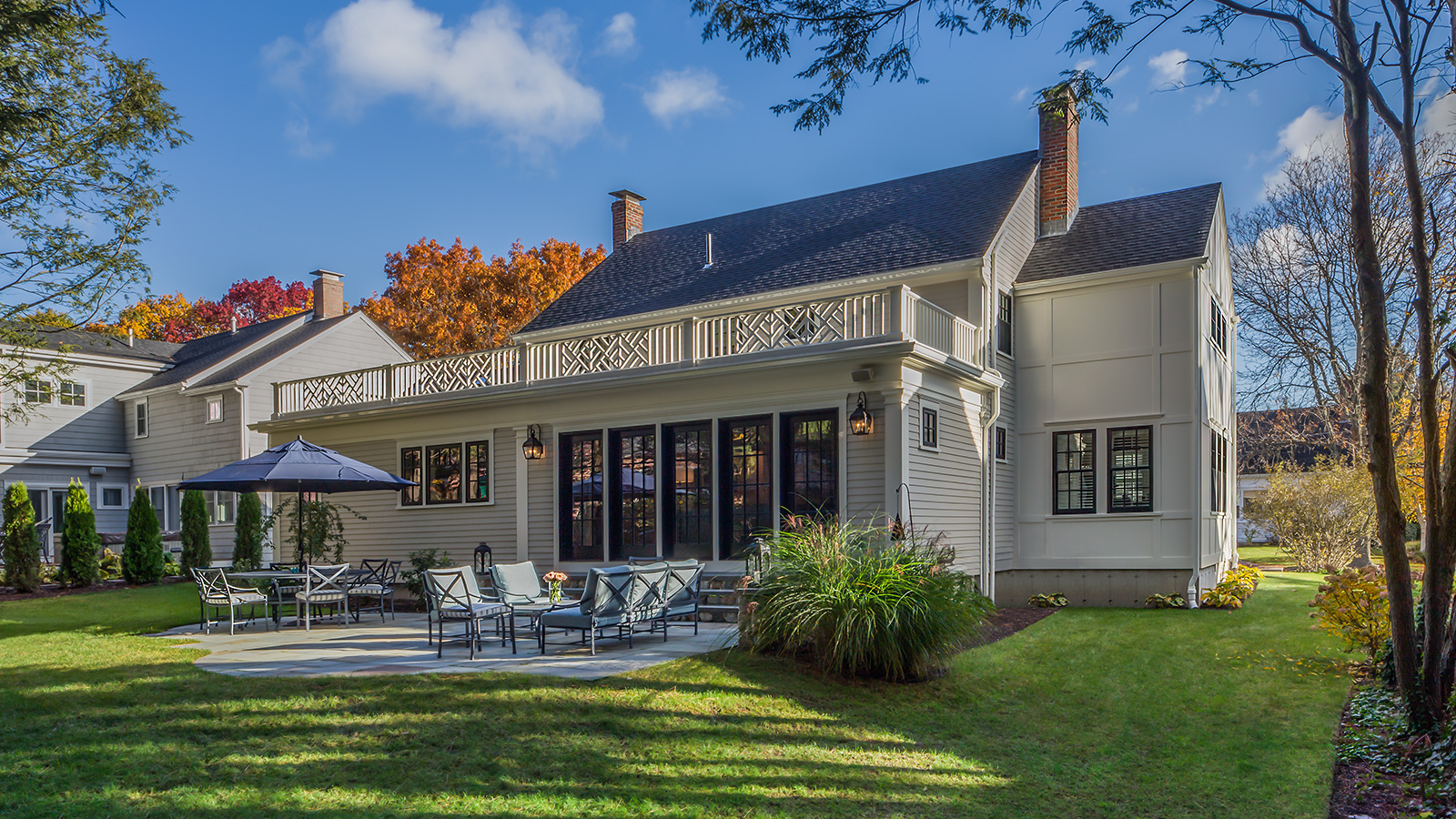 Cutting Edge Homes: Black Frame Windows