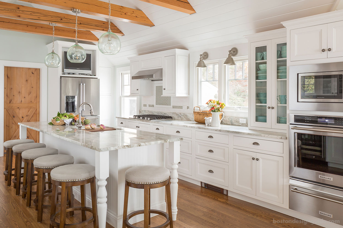 Cape Cod Cottage-Style Kitchen Makeover