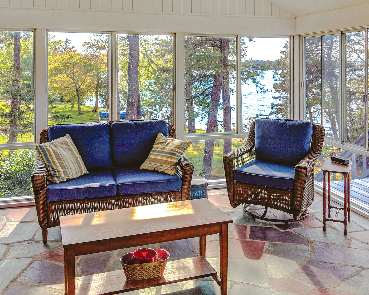 Screen porch addition by Longfellow Design Build