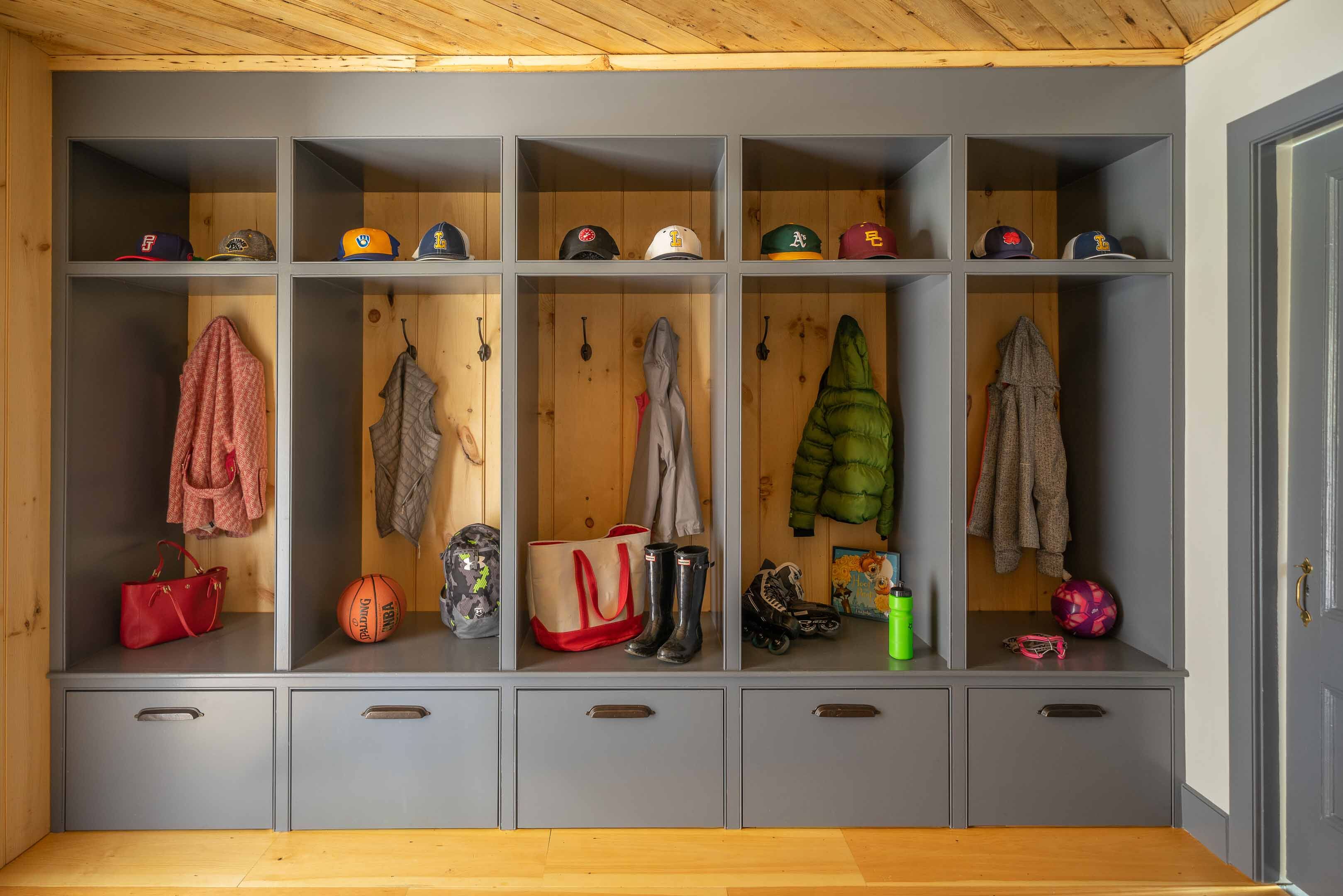 Mud room by Cummings Architects