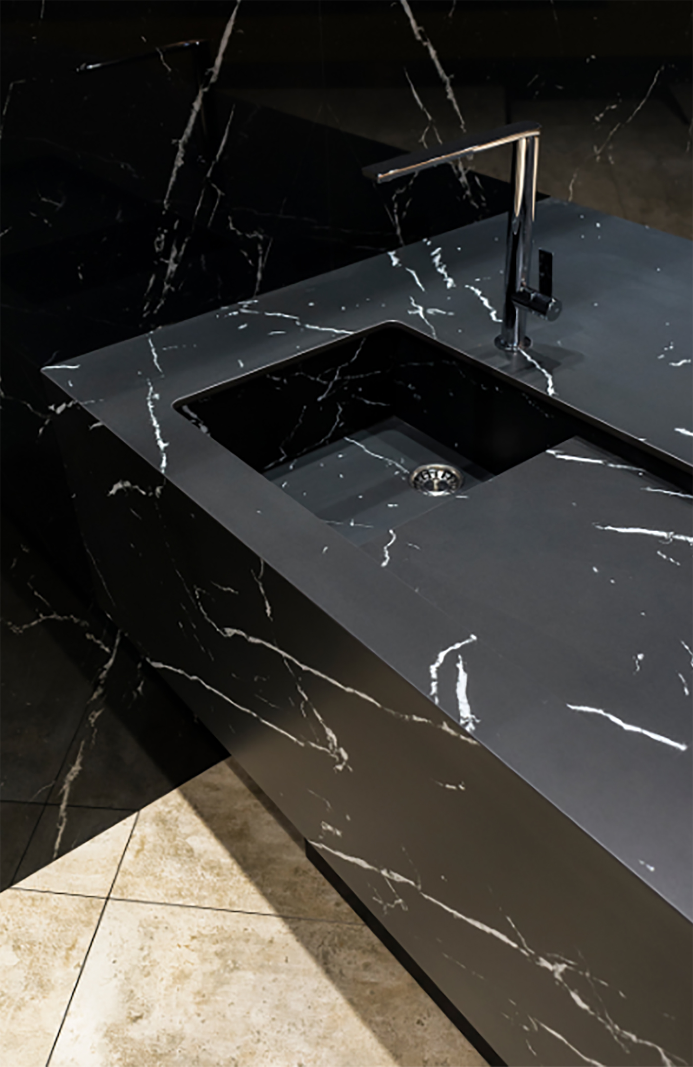 Neolith for a bathroom design