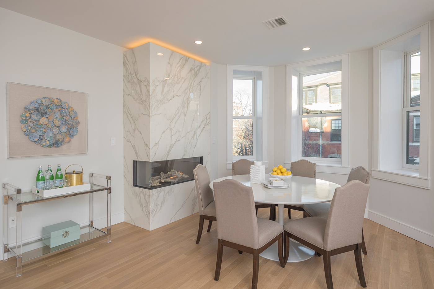 Fireplace surround with Neolith