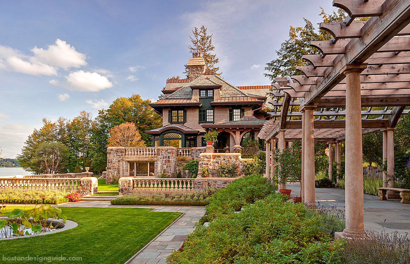 New York estate with a perfect pergola designed by Meyer & Meyer Architecture and Interiors