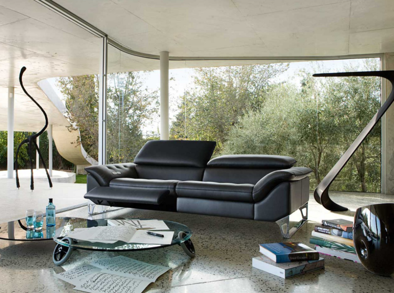 An Afternoon with Sacha Lakic at Roche Bobois