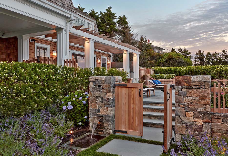 Oceanfront Landscape Architecture by Dan K. Gordon 