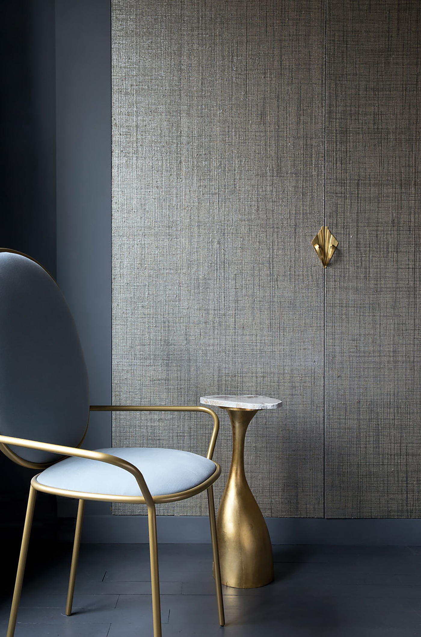 High-end metallic wallpaper trends