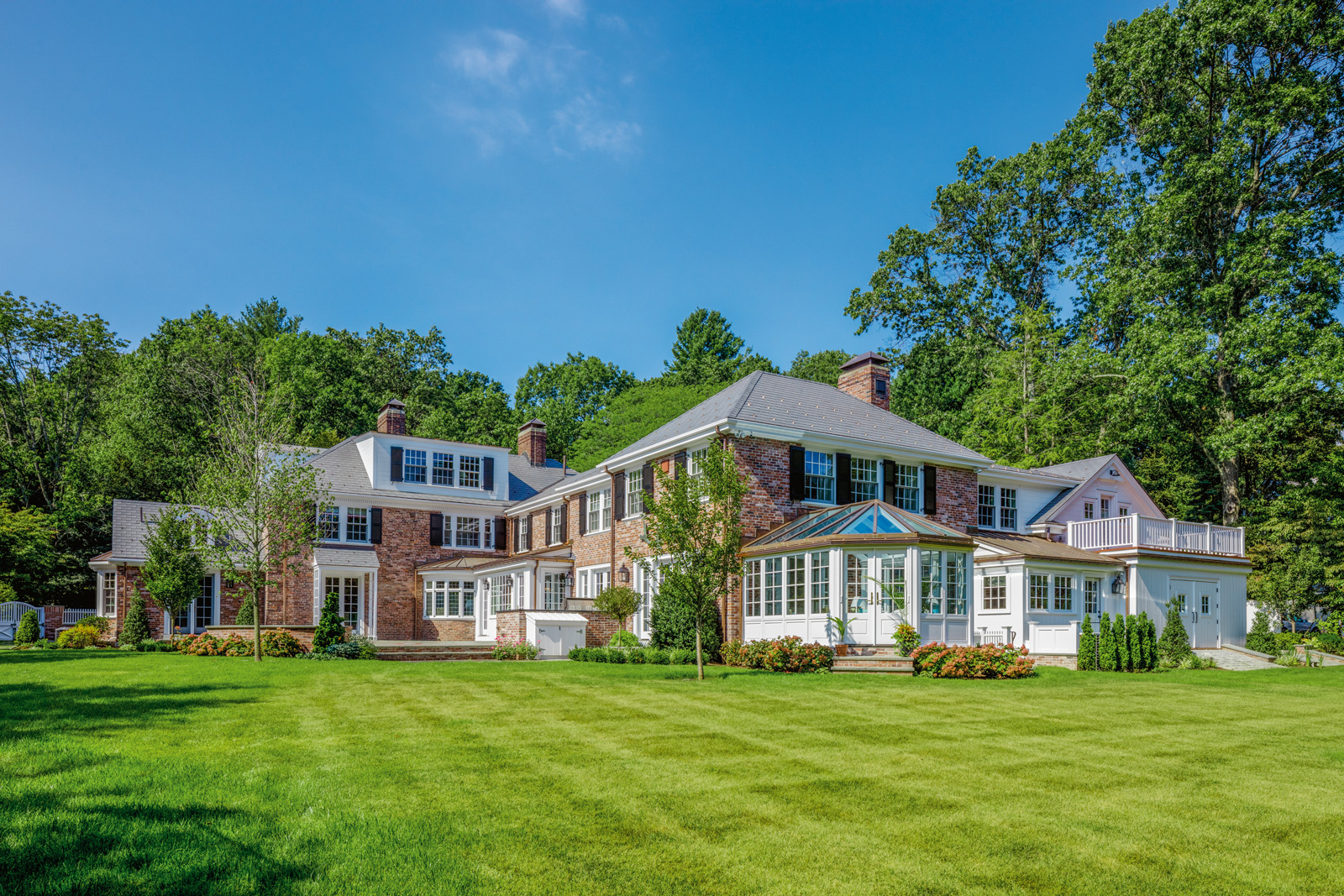 A large-scale custom renovation of a Georgian colonial in the Boston area