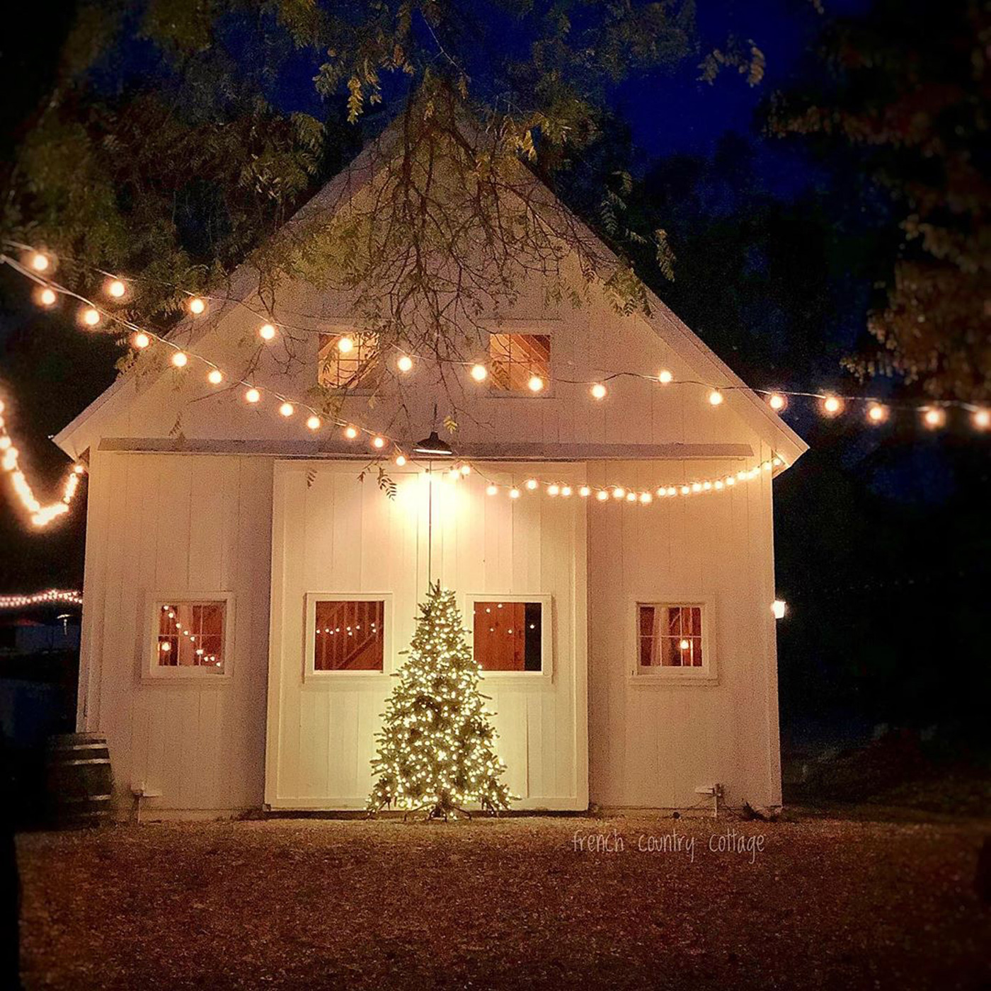 Holiday decorations on a Yankee Barn Home