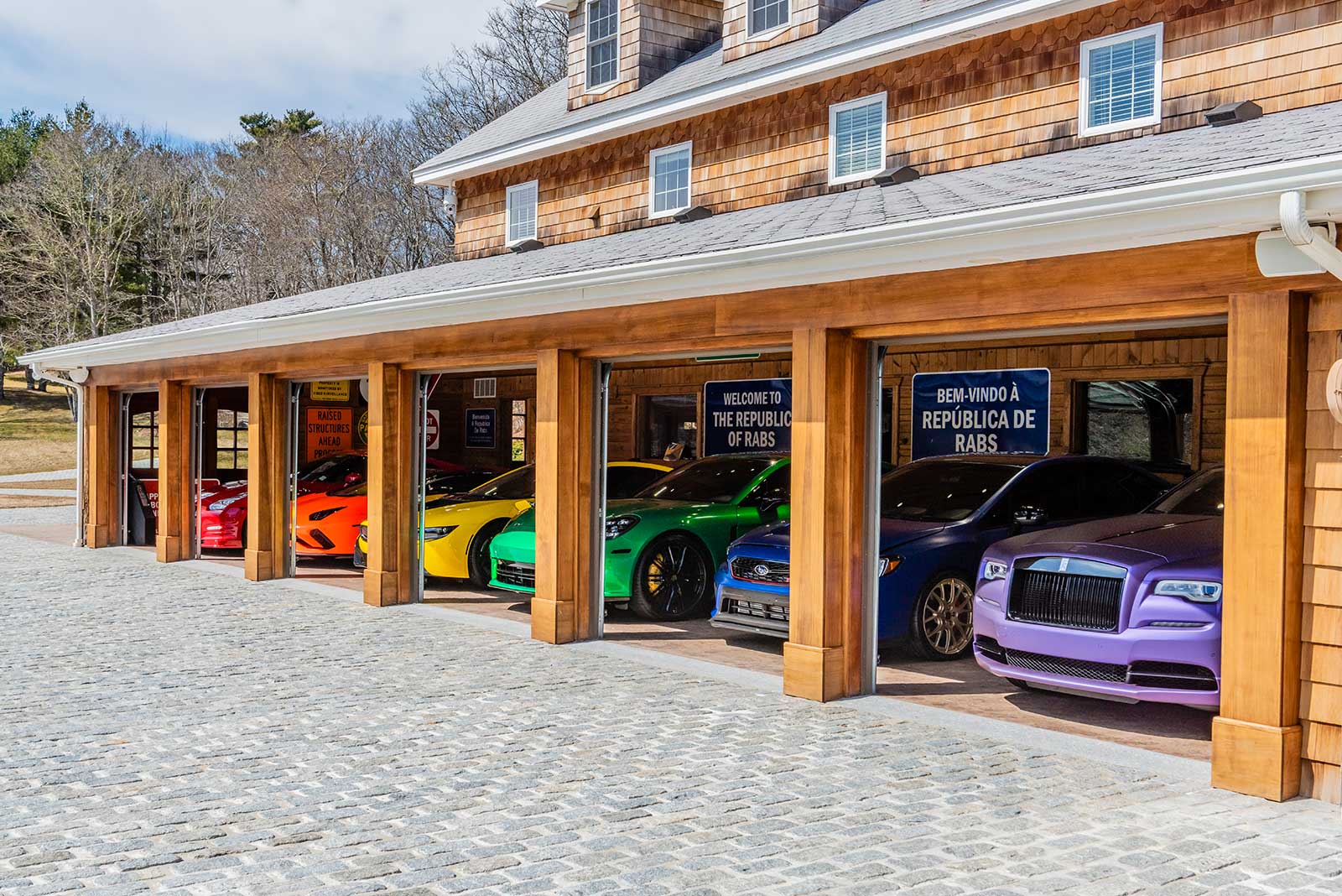 Custom car salon designs Custom car salon designs