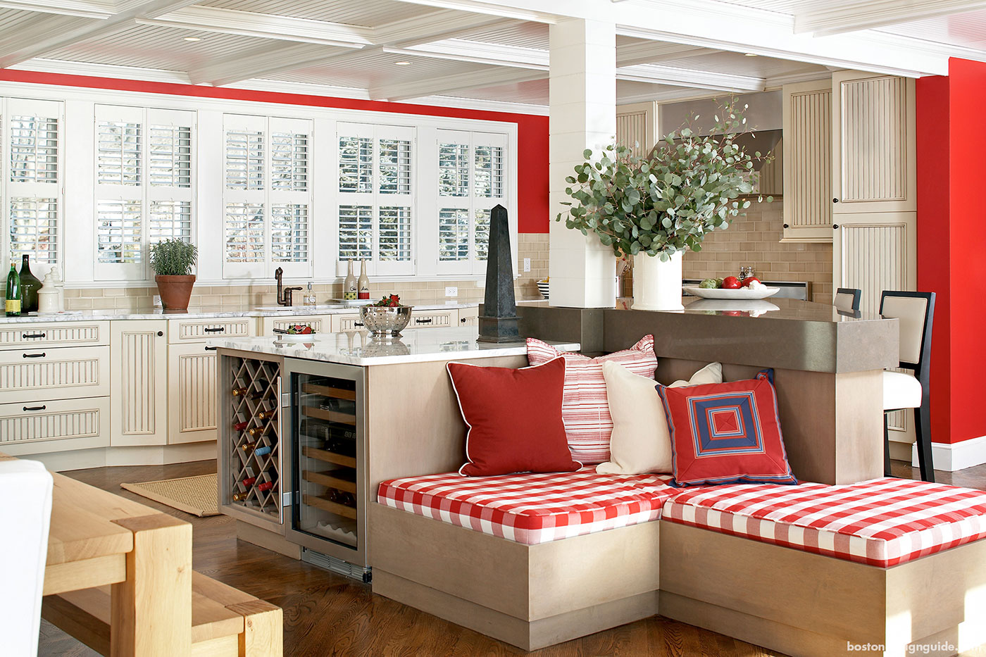 Red, white and blue kitchen by Groom Construction