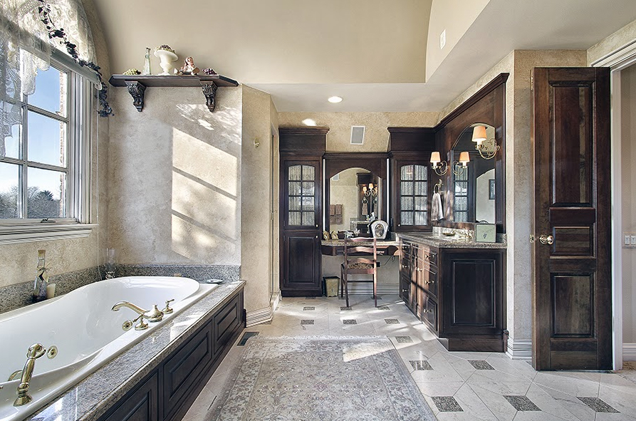 Luxurious Master Bathrooms