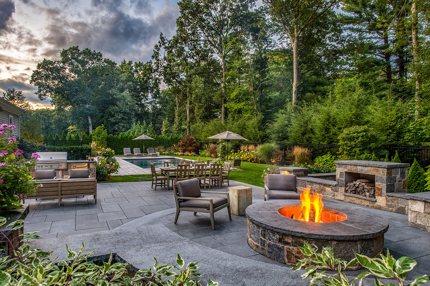 Custom outdoor living space by The MacDowell Company Custom outdoor living space by The MacDowell Company