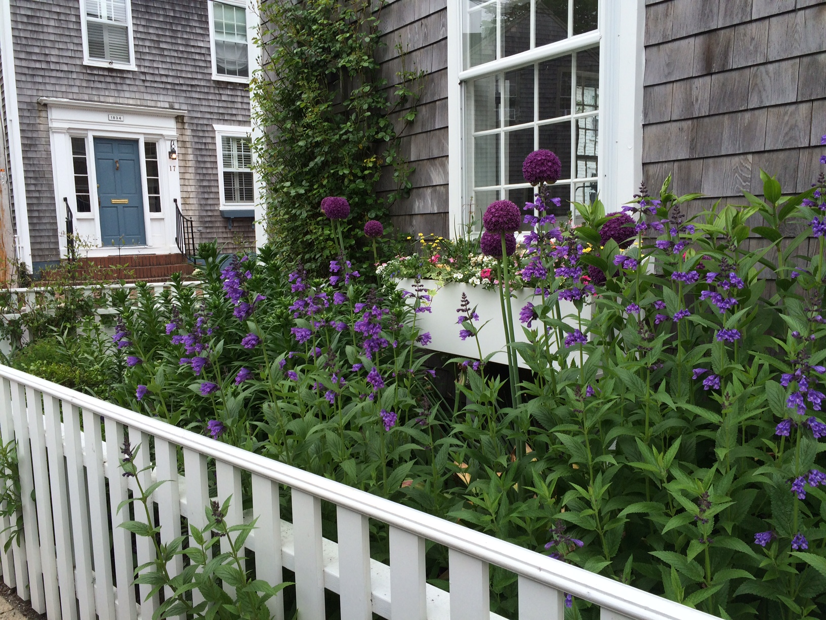 historic walking garden tours in Nantucket