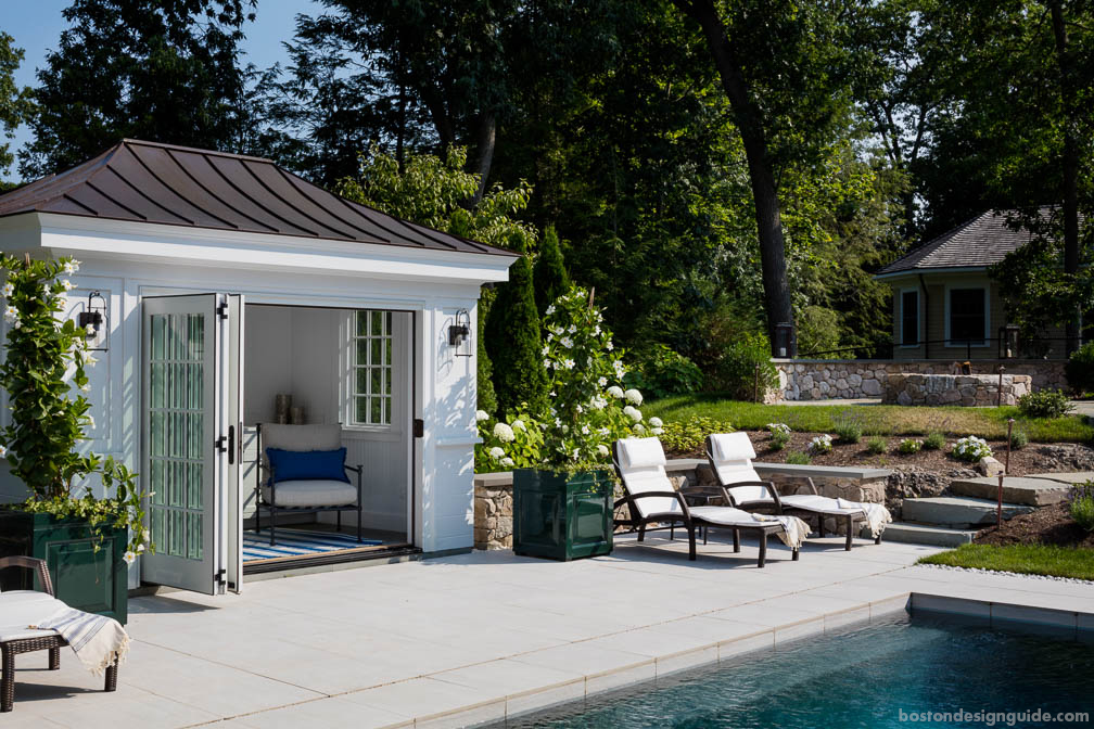 luxury home courtyard