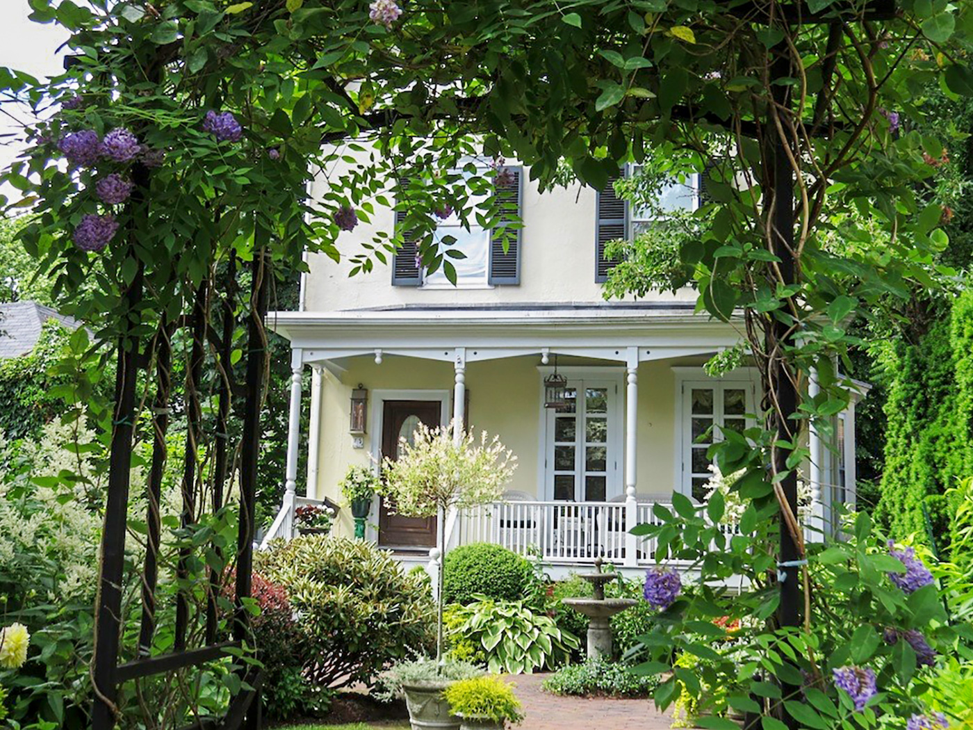 Newport Secret Garden Tours, June 14-16 Newport Secret Garden Tours, June 14-16