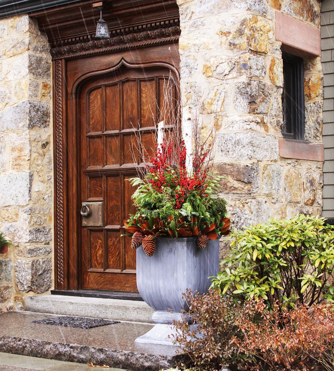 OUTDOOR HOLIDAY PLANTER