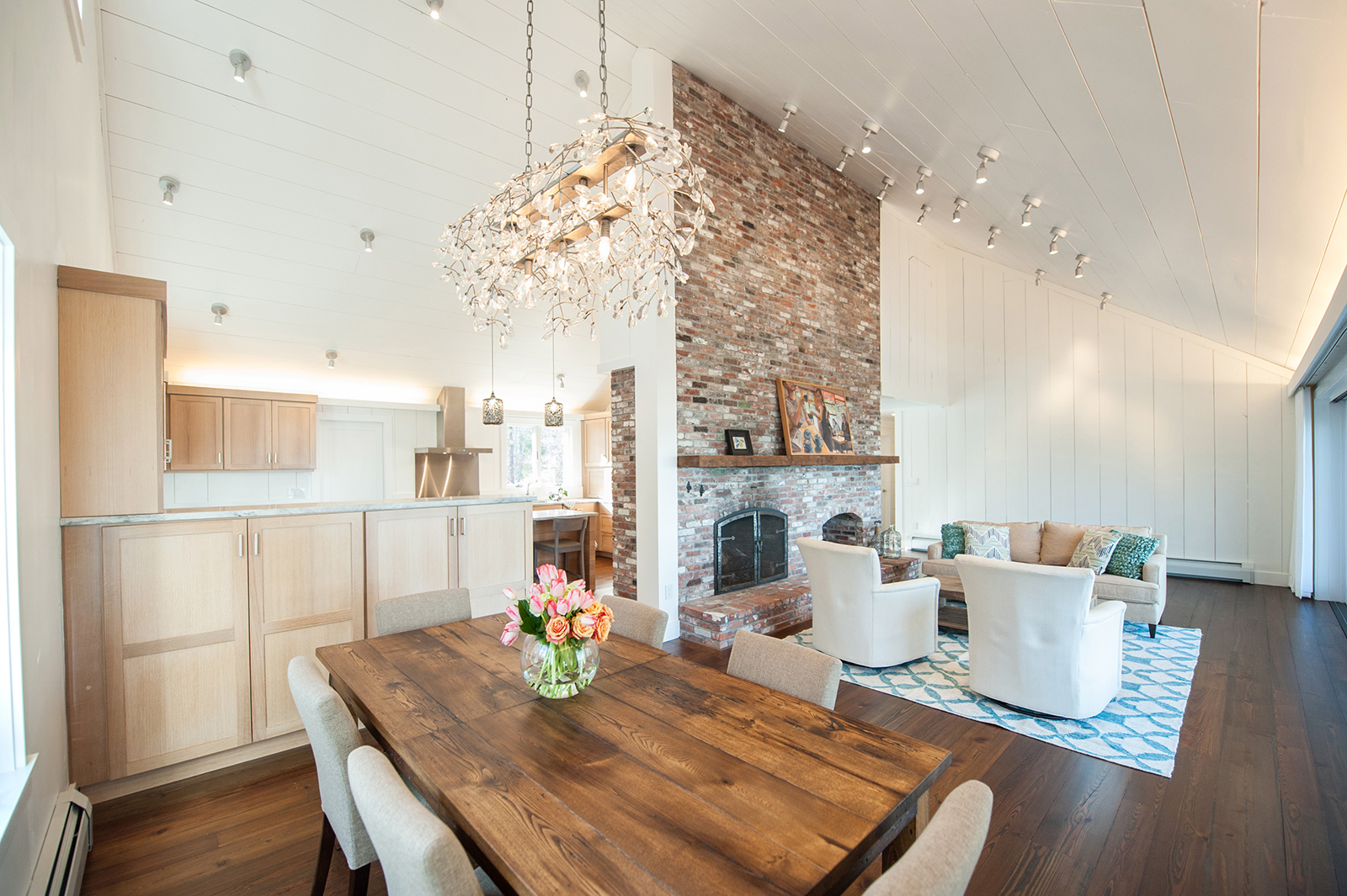Custom high-end renovation for a Cape Cod home by Salt Architecture Custom high-end renovation for a Cape Cod home by Salt Architecture