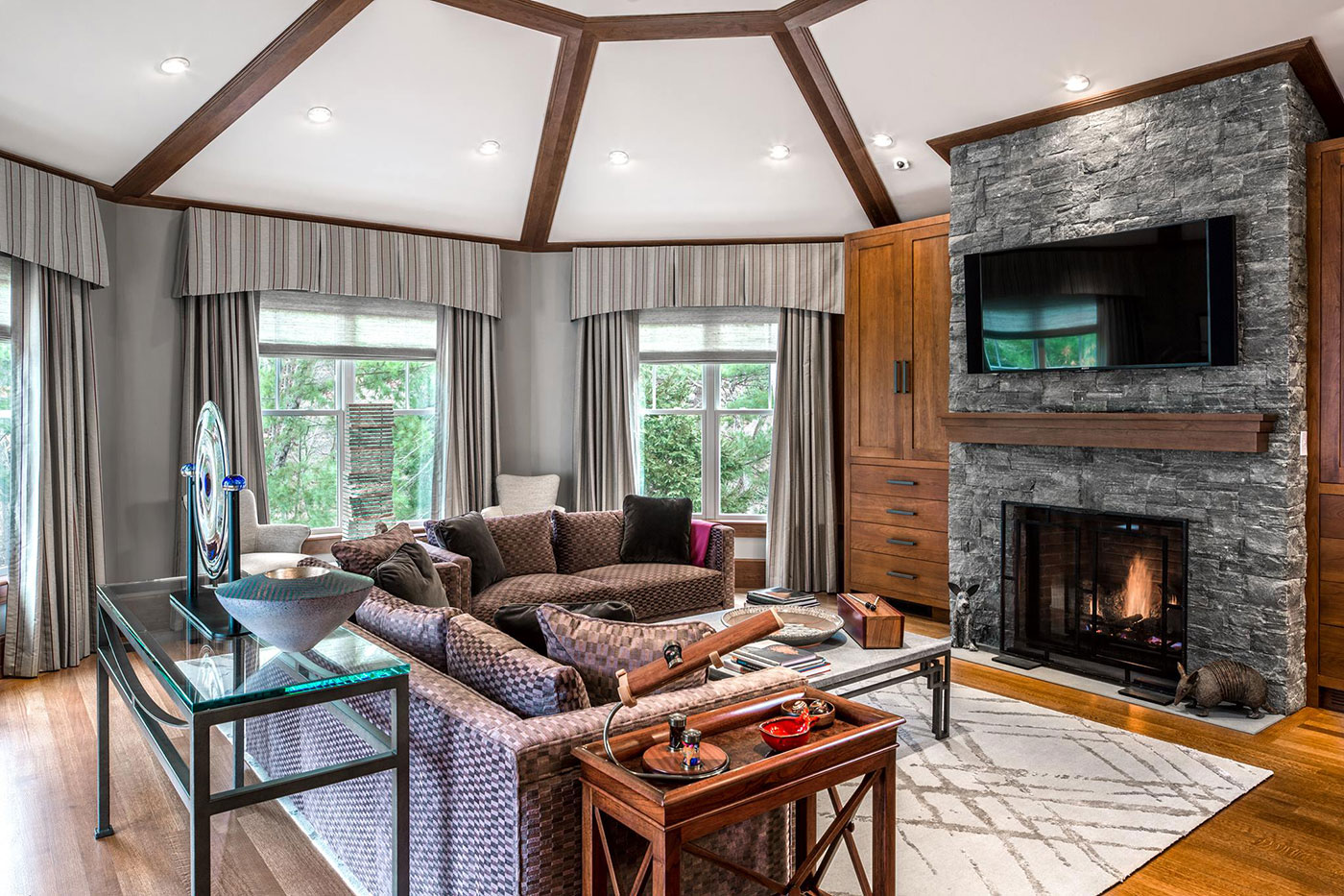 Cozy Spaces by Fallon Custom Homes and Renovations