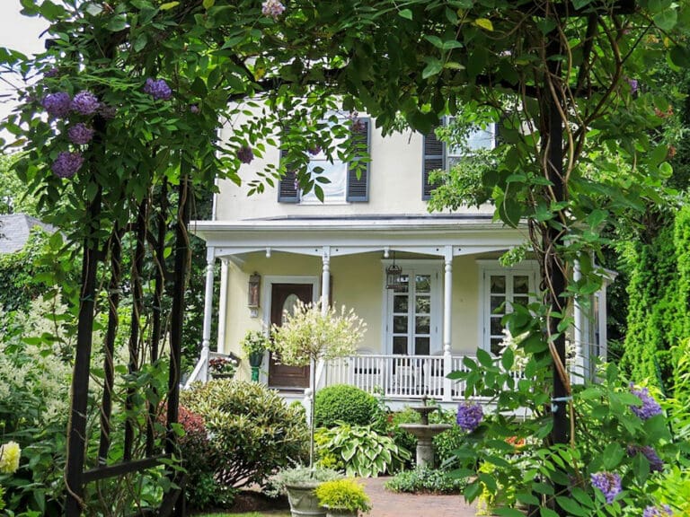 newport-secret-garden-tour