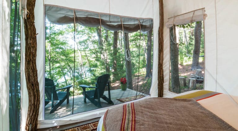 ccGlamp-Adult-Interior-Looking-Outside---Photo-by-Meredith-Hunnibell-e3_web