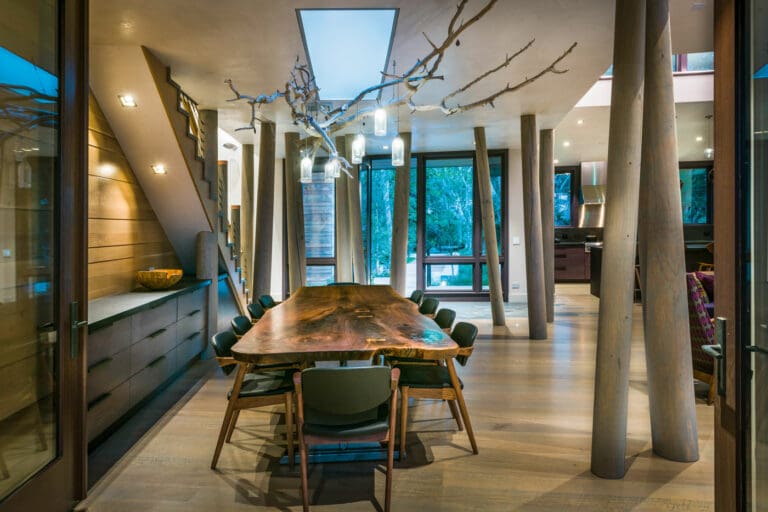 Gunning-Point-Dining-Room---Photo-by-Peter-Vanderwarker-e3_web_web-no-words
