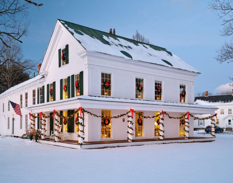 YankeeMagazine_JamesWalker_LitchfieldXmas_601
