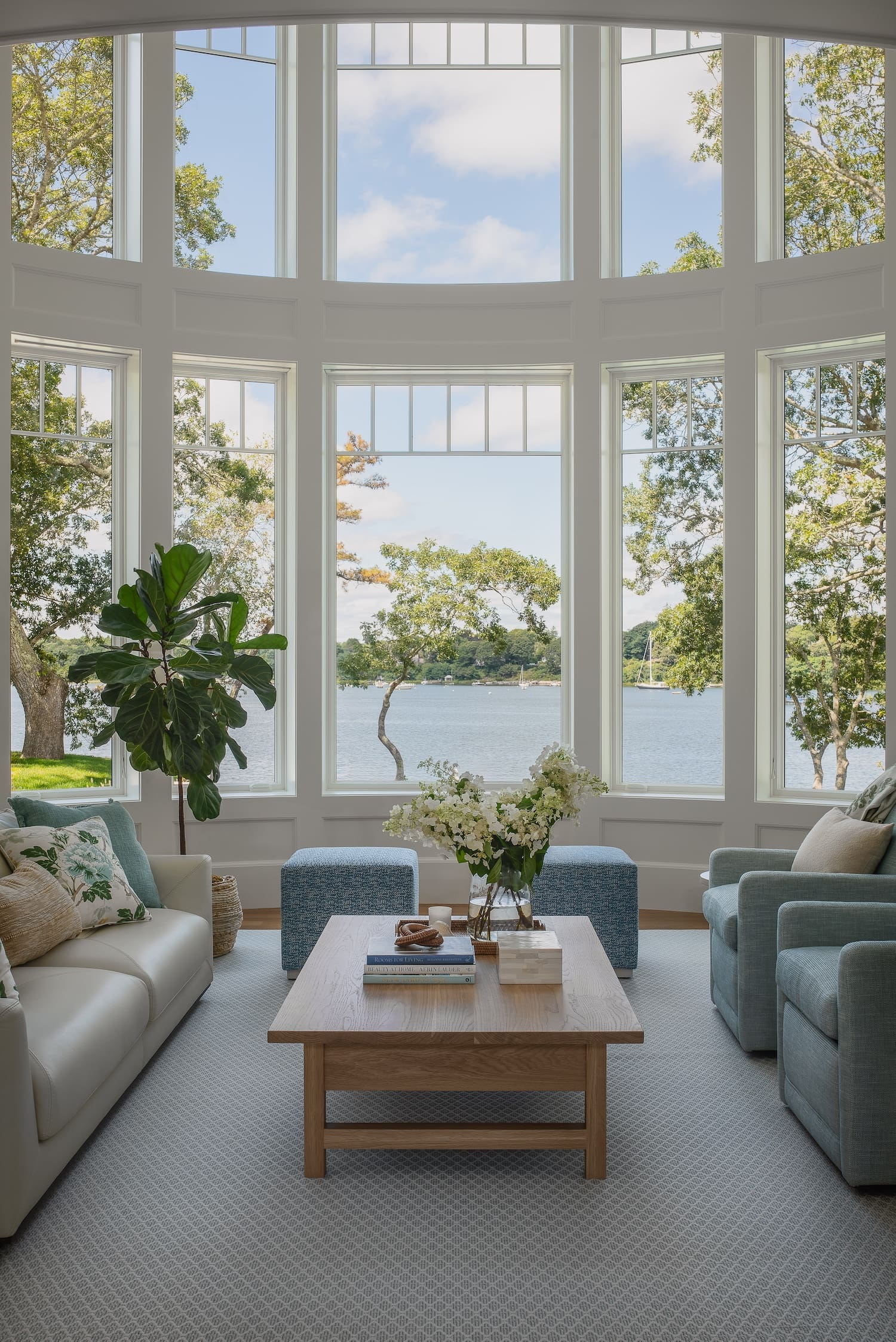 Builder: KVC, Interior Design: Acampora Interiors, Millwork: Chillmark Design, Photography: Jessica Delaney