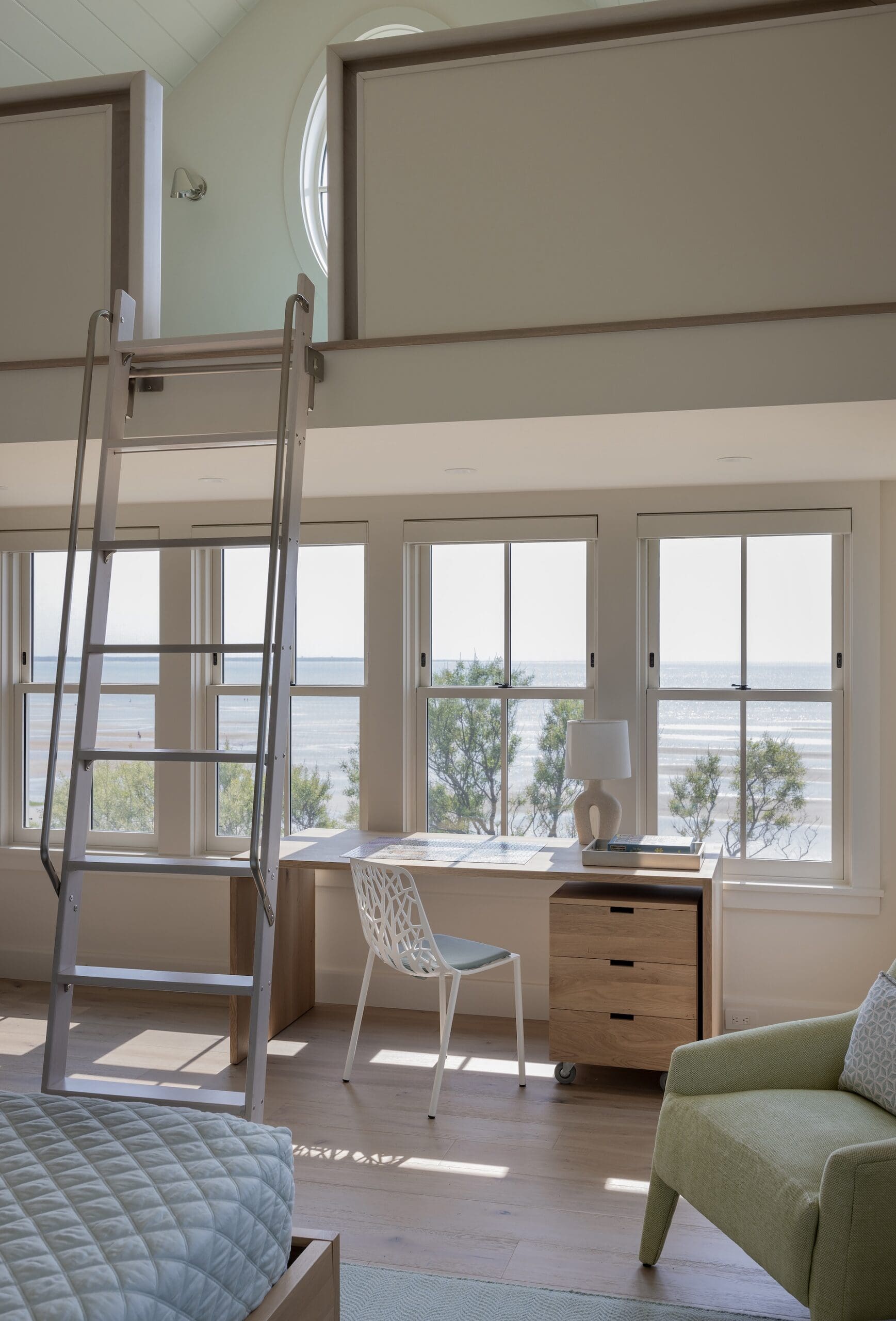 Photo: Michael J. Lee Photography, Builder: KVC Builders, Landscape Architect: Gregory Lombardi Design