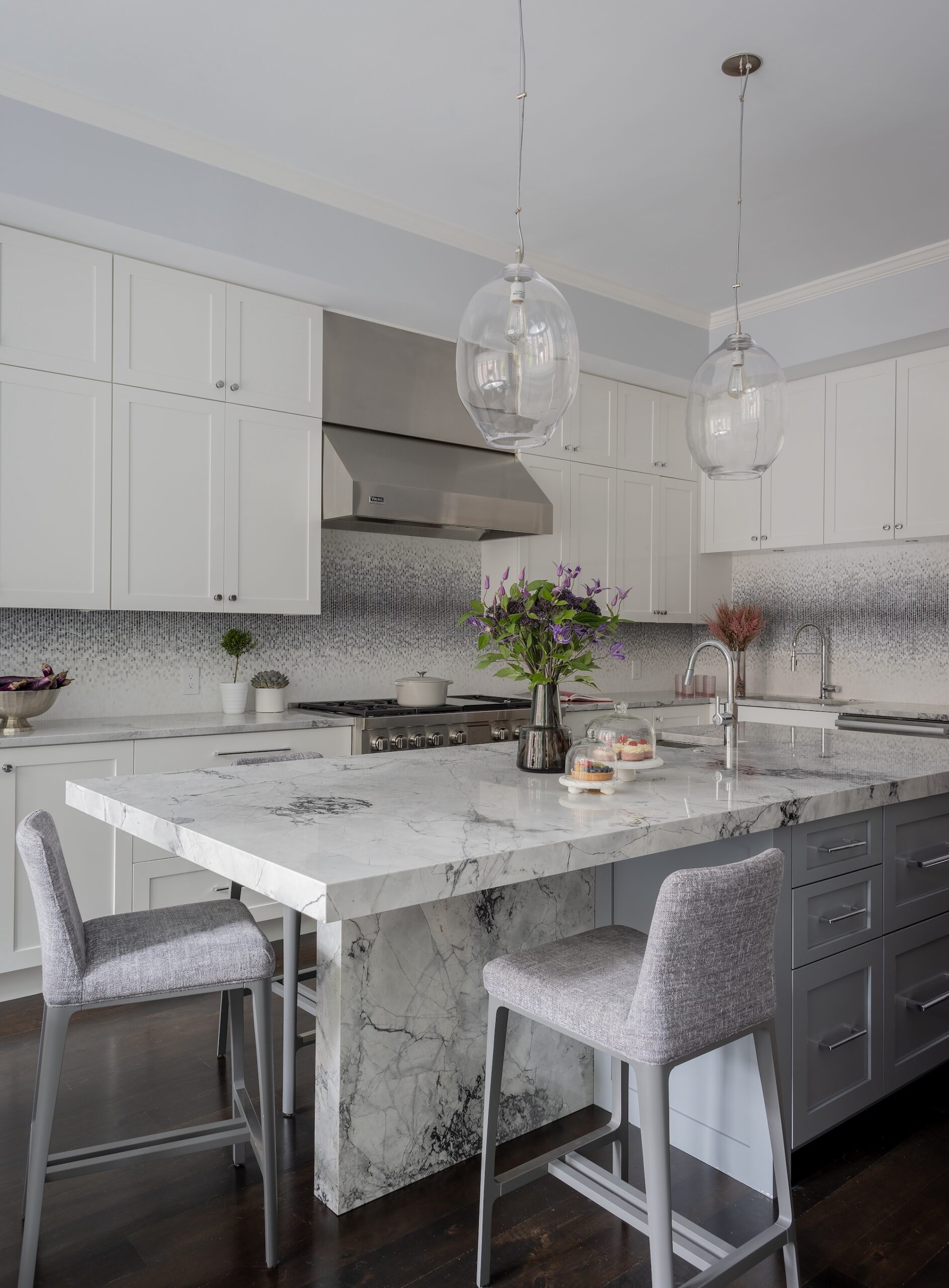 Builder: Payne Bouchier Fine Builders, Scope: Interior Design + Renovation, Photography by Michael J. Lee
