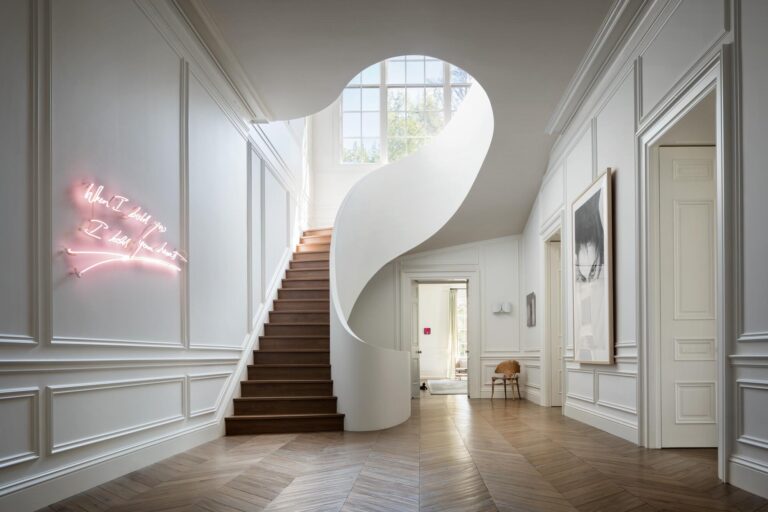 Elements of the Modern Home: A Guide to Modern Architecture and Design