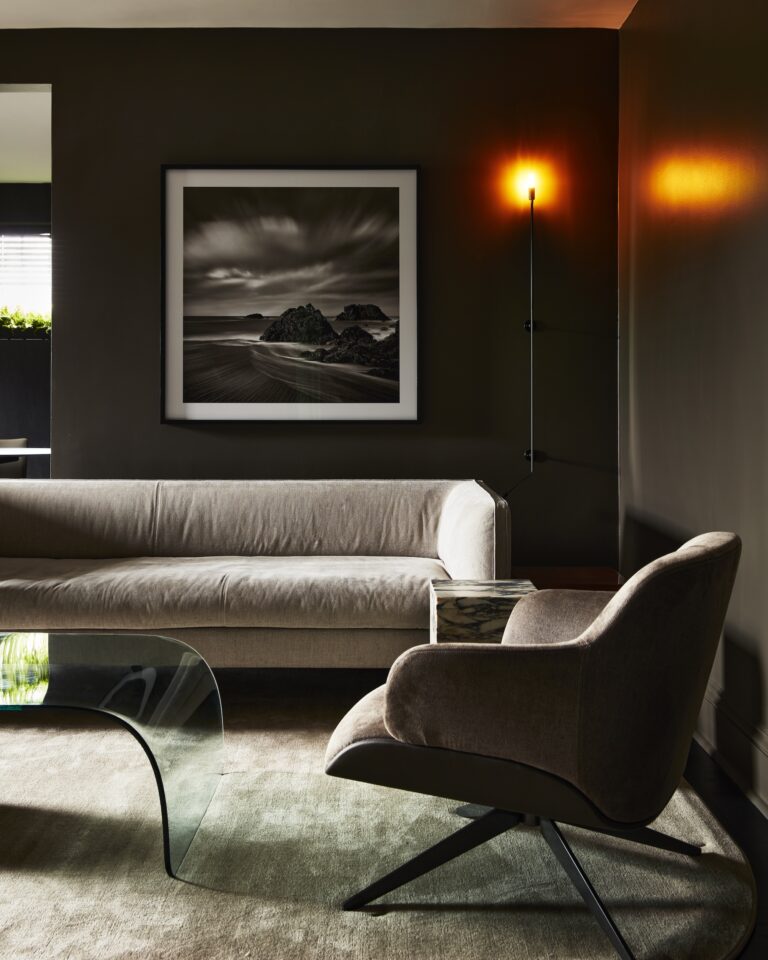 The Perfect Palette: Complementing Moody Interiors with Rich Color Profiles